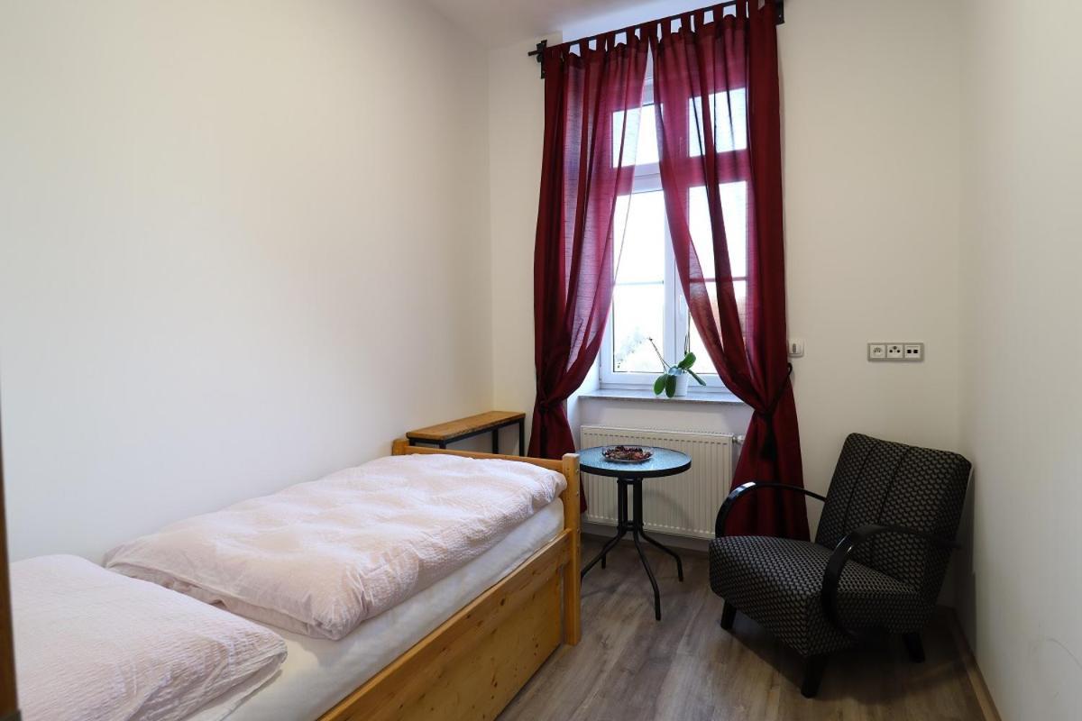 Penzion U Hlavacku Horažďovice Esterno foto